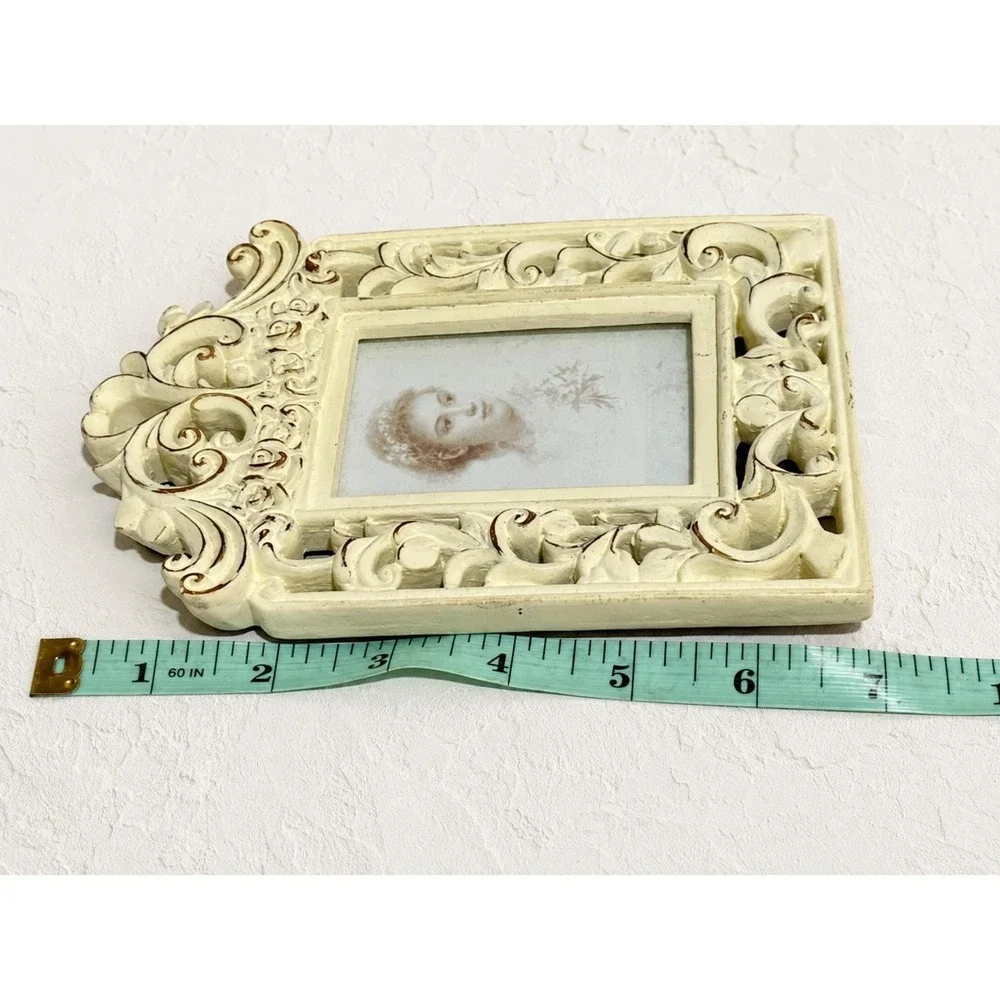 Vintage Victorian Resin Picture Frame Ornate Distressed Cream Floral Photo 4x6